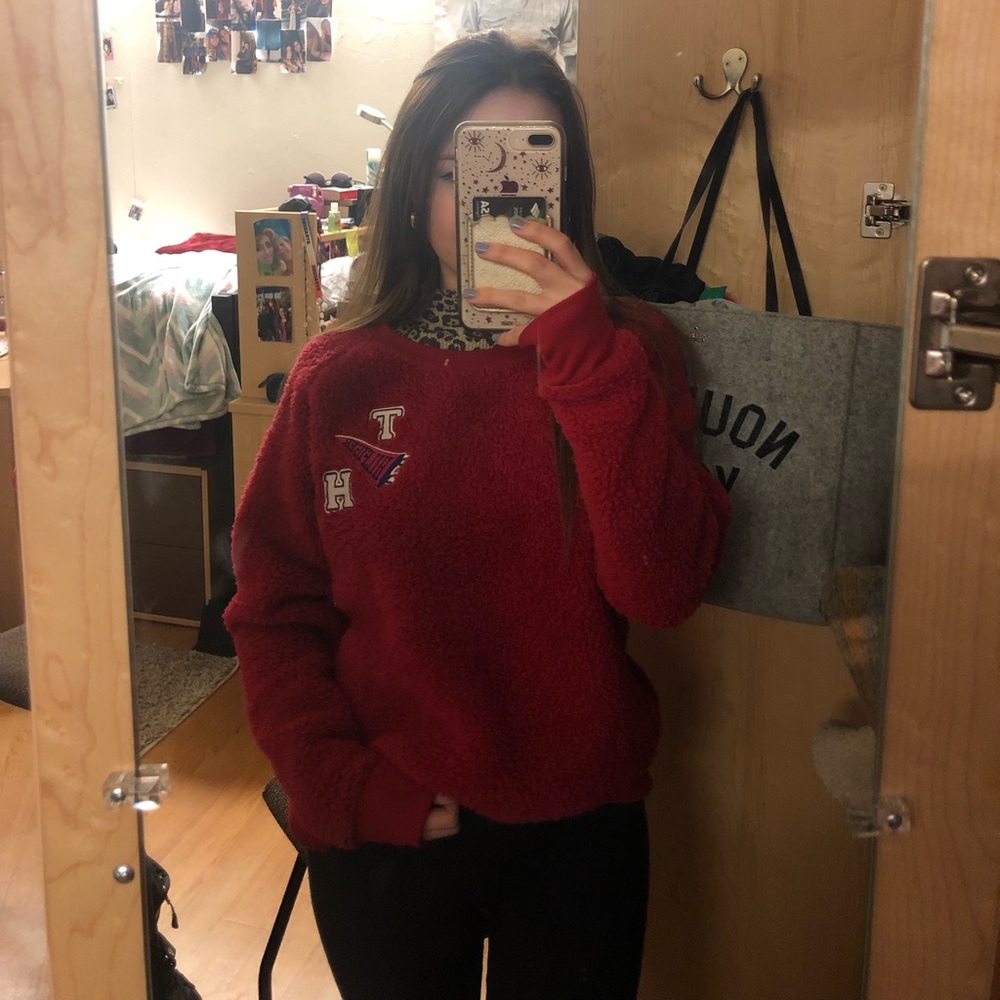 FLUFFY PULLOVER